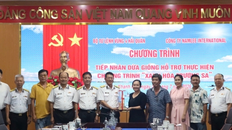 Vùng 4 Hải quân tiếp nhận 8.000 cây dừa hưởng ứng Chương trình “Xanh hóa Trường Sa”
