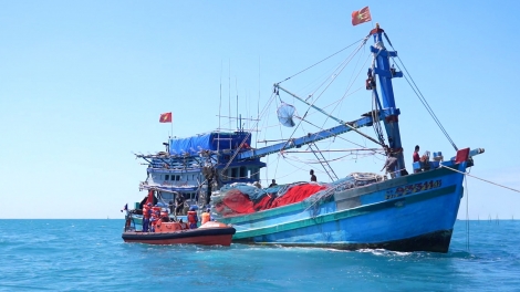 Cảnh sát biển Việt Nam tăng cường giám sát tàu cá, quyết tâm ngăn chặn vi phạm IUU 