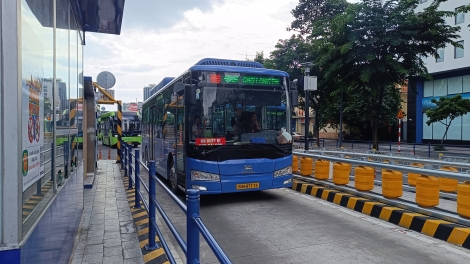 Đi xe buýt miễn phí, niềm vui của người lao động ở TP.HCM