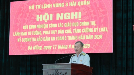 Đổi mới giáo dục chính trị, xây dựng Vùng 3 Hải quân vững mạnh toàn diện