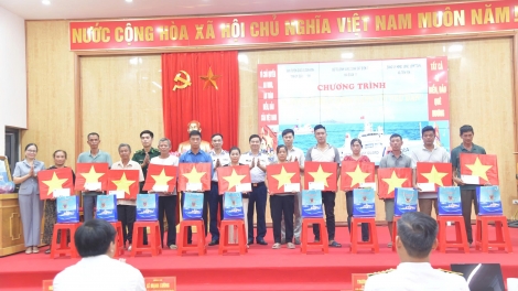 Hải đoàn 11 đồng hành, tiếp sức ngư dân Tiên Yên, chung tay chống khai thác IUU
