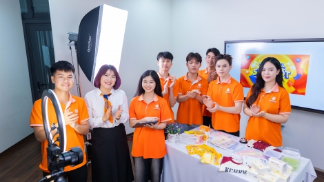 Đưa thương mại điện tử vào giảng đường bằng mô hình trung tâm thực hành 2.000 m²