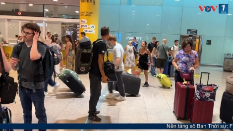 Tây Ban Nha siết chặt quản lý biên giới với du khách Italia