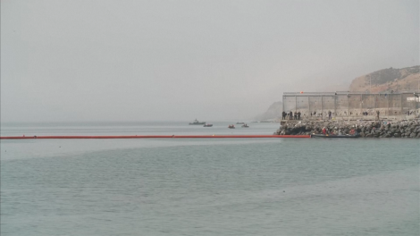 Tây Ban Nha dựng rào chắn nổi ở Ceuta sau vụ vượt biên khiến 67 người thiệt mạng