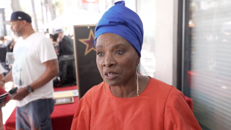 Angélique Kidjo  Nữ nhạc sĩ da màu đầu tiên nhận ngôi sao trên Đại lộ Danh vọng Hollywood 