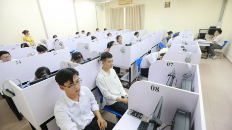 Thời sự 21h30 19/8/2026: Chuẩn bị điều kiện thí điểm thi tốt nghiệp THPT trên máy tính từ năm 2027