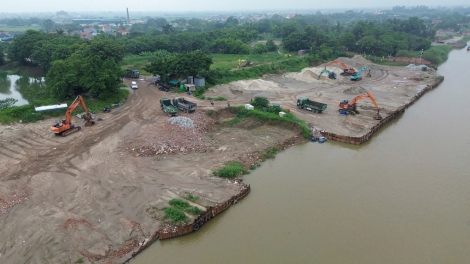 Hà Nội siết chặt quản lý bến bãi, bảo đảm an toàn đê điều mùa mưa bão