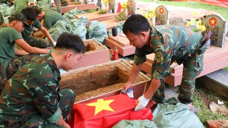 Tìm tên liệt sĩ giữa nắng mưa Điện Biên