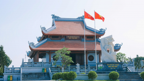 Đóa hoa Cúc anh hùng trên quê hương Đất Nhãn