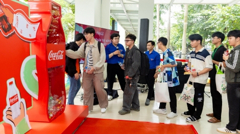 Coca-Cola phát động thu gom vỏ chai, lon tại 30 địa điểm ở Hà Nội và TP.HCM