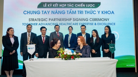 Từ đào tạo y khoa đến nâng cao kiến thức sức khỏe cho cộng đồng