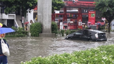 Mưa lũ lịch sử tại Bangkok: Chính phủ siết nguồn cung, bác lo ngại lặp lại thảm họa 2011