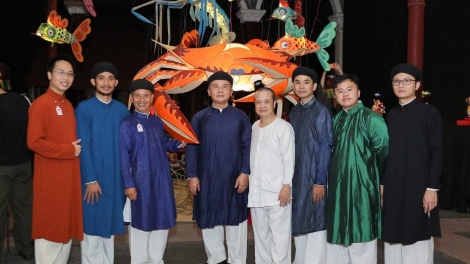 Những người giữ “hồn” trung thu xưa.