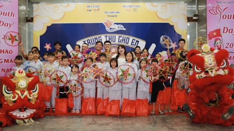 Trung thu rộn ràng tiếng cười đến với những em nhỏ tại Viện Huyết học - Truyền máu Trung ương