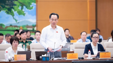 Bộ trưởng Hoàng Minh Sơn nhận trách nhiệm khi để xảy ra tình trạng thiếu sách trong năm học này