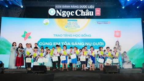 Ngọc Châu trao 30 suất học bổng “Cùng em tỏa sáng nụ cười” mùa Trung Thu 2026