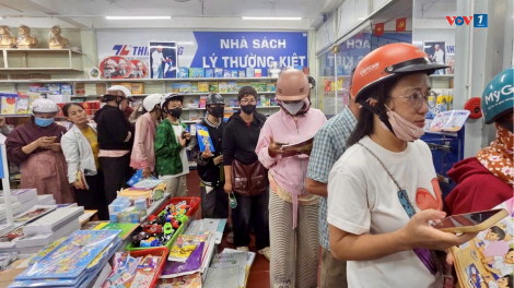 Tuần đầu năm học mới, nhiều học sinh Đắk Lắk vẫn thiếu sách giáo khoa
