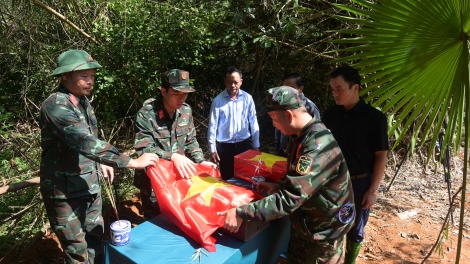 Tìm lại tên anh giữa núi rừng Cam Đường