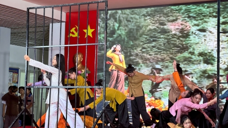 “Sen trong đá: Tâm sáng, lòng son” –  Khi học sinh trở thành người kể chuyện lịch sử