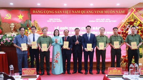 Kiên định nền tảng tư tưởng, vững bước trên con đường đi lên chủ nghĩa xã hội