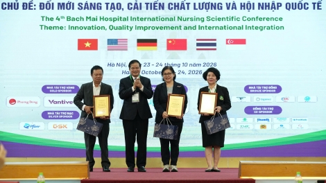 Cần lắng nghe, tôn trọng và hỗ trợ người bệnh với trách nhiệm cao nhất
