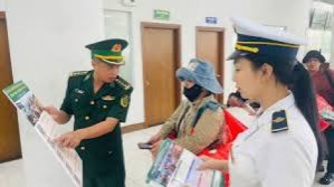 Đưa pháp luật tới cư dân biên giới bằng mã QR