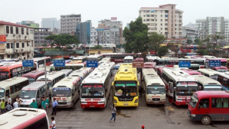 Hà Nội sẽ tăng cường hơn 2 nghìn 800 xe khách để phục vụ nhu cầu đi lại của người dân trong dịp nghỉ Tết Dương lịch và Nguyên đán Bính Thân 2016 (Thời sự trưa 30/12/2015)