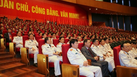 Đảng viên và nhân dân cả nước đánh giá cao tinh thần dân chủ, sự thống nhất ý chí trong Đảng khi bầu ra Ban Chấp hành Trung ương khóa 12 với cơ cấu hợp lý, chất lượng, thể hiện sự đổi mới và trẻ hóa cán bộ (Thời sự chiều 27/1/2016)