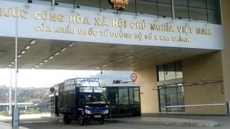 Hôm nay, lô hàng trái cây miền Nam và tôm hùm miền Trung đã thông quan thuận lợi qua Cửa khẩu Quốc tế Lào Cai sang Trung Quốc với hy vọng mang lại may mắn đầu năm (Thời sự đêm 09/02/2016)