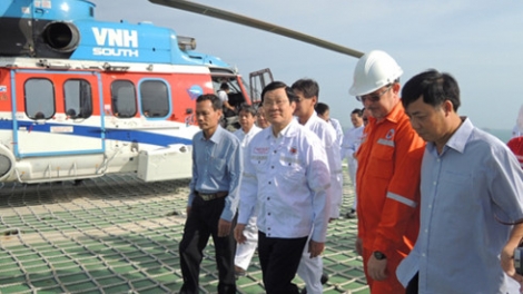 Chủ tịch nước Trương Tấn Sang chúc Tết cán bộ, nhân viên dầu khí tại mỏ Bạch Hổ và công nhân tại các khu công nghiệp ở Bà Rịa – Vũng Tàu và Đồng Nai (Thời sự chiều 09/02/2016)