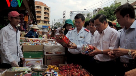 Ngăn chặn tình trạng sản xuất, kinh doanh thực phẩm bẩn (1/2/2016)