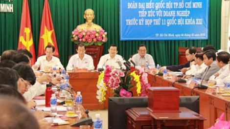 Chủ tịch nước Trương Tấn Sang tiếp xúc cử tri quận 4 và các doanh nghiệp, hiệp hội ngành nghề đang hoạt động kinh doanh tại thành phố Hồ Chí Minh (Thời sự chiều 4/3/2016)
