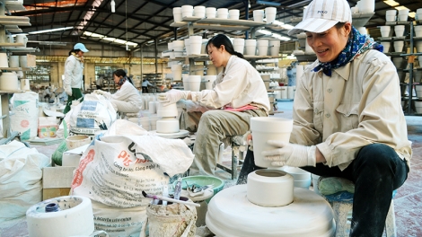 Chia sẻ về những kinh nghiệm sau 27 năm khởi nghiệp thành công của doanh nhân Hà Thị Vinh (7/3/2016)