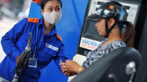 Liên bộ Tài chính - Công thương quyết định dời lịch điều chỉnh giá xăng sang đầu tuần sau (Thời sự trưa 20/3/2016)