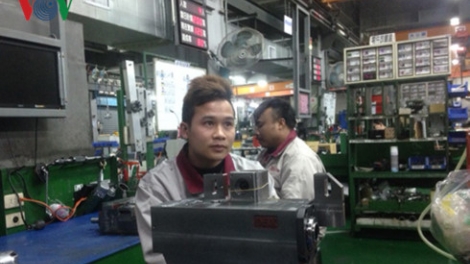 Xuất khẩu lao động: nhức nhối thực trạng chi phí cao và lao động bỏ trốn (13/4/2016)
