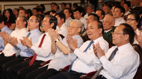 Thời sự đêm ngày 30/8/2014:  Tổng bí thư Nguyễn Phú Trọng tham dự chương trình nghệ thuật 45 năm thực hiện Di chúc của Chủ tịch Hồ Chí Minh.