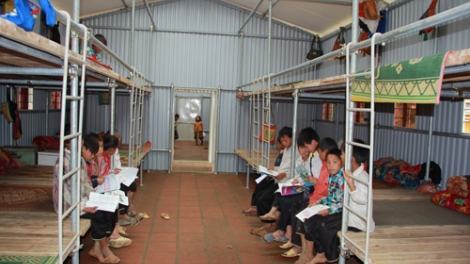 Chính phủ với người dân ngày 04/12/2014: Chính sách hỗ trợ học sinh bán trú vùng khó khăn