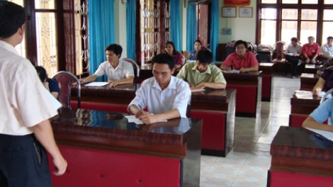 Theo dòng thời sự ngày 1/9/2014: Câu chuyện Tiến sỹ, thủ khoa thi trượt công chức và những góc nhìn.