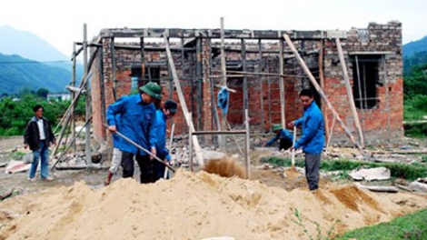 Thời sự trưa ngày 30/8/2014:Thủ tướng Chính phủ quyết định chính sách hỗ trợ các hộ nghèo xây dựng nhà ở phòng, tránh bão, lụt khu vực miền Trung