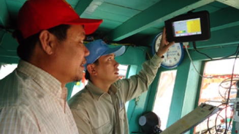 Biển đảo Việt Nam ngày 10/8/2014: Hiệu quả từ việc đầu tư trang thiết bị thông tin trong bám biển vươn khơi
