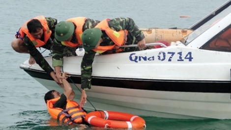 Biển đảo Việt Nam ngày 8/8/2014: Tìm kiếm cứu nạn  là mệnh lệnh trái tim người cán bộ chiến sỹ hải quân.