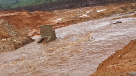 Môi trường và phát triển ngày 14/8/2014: Phỏng vấn tiến sĩ Đào Trọng Hưng, viện Hàn Lâm khoa học - Công nghệ môi trường Việt Nam về vụ vỡ đập thủy điện IaKrei, tỉnh Gia Lai.