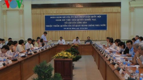 Pháp luật và đời sống ngày 21/10/2014: Giải pháp giải quyết tình trạng khiếu nại tố cáo trong lĩnh vực đất đai.