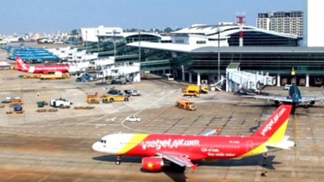 Thời sự chiều ngày 28/7/2014: Năng lực khai thác của các hãng hàng không trong nước yếu nên dẫn đến tình trạng chậm chuyến và hủy chuyến.
