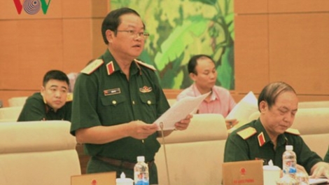Hoàn thiện quy định về cấp bậc cho quân nhân chuyên nghiệp.