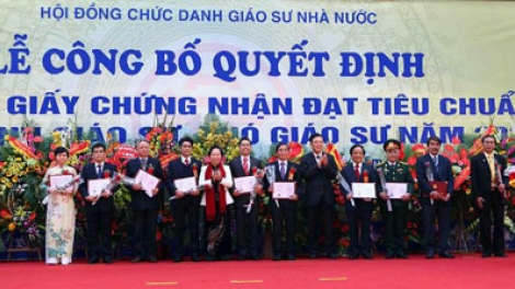 Danh hiệu và nghĩa vụ cống hiến cho đất nước.