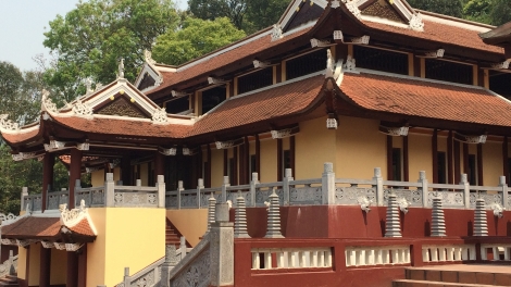 Sở Văn hóa - Thể thao Hà Nội khẳng định công trình Hương nghiêm Pháp đường thuộc quần thể chùa Hương là công trình không phù hợp với cảnh quan di tích và xây dựng trái phép. (Thời sự trưa 14/11/2015)