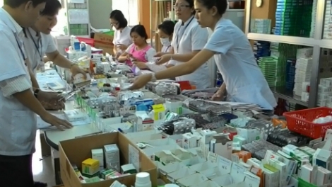 Bắt đầu từ năm 2016, Bộ Y tế sẽ kiểm tra các nhà máy thuốc ở nước ngoài trước khi cho nhập khẩu thuốc vào Việt Nam (Thời sự đêm 22/11/2015)