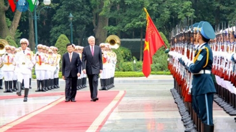 Chủ tịch nước Trương Tấn Sang đón, hội đàm với Tổng thống Ai-xơ-len thăm chính thức nước ta (Thời sự chiều ngày 4/11/2015)