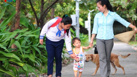 Biển đảo Việt Nam ngày 13/01/2015: Người dân sinh sống tại các điểm đảo, sát cánh cùng các lực lượng vũ trang giữ gìn vùng biển đảo, chủ quyền lãnh thổ quốc gia.